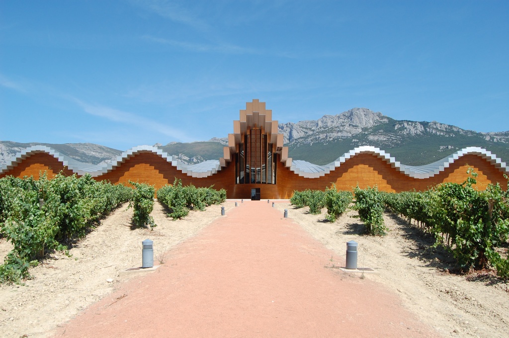 «самая дизайнерская», как ее называют, винодельня в Испании